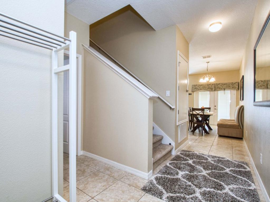 GATED RESORT COMMUNITY, FREE WIFI, SOUTH FACING, PRIVATE SCREENED POOL!!! Vacation Rental in Kissimmee - RedAwning