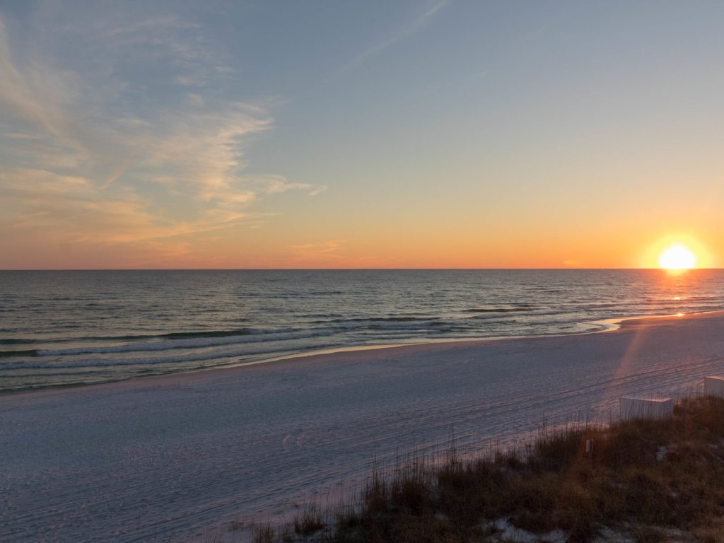 Waves Vacation Rental in Santa Rosa Beach - RedAwning