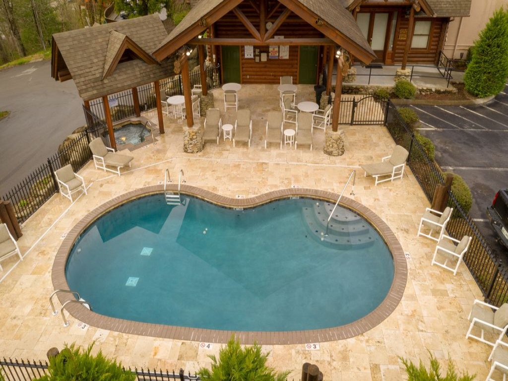 Bearadise Dreams Vacation Rental in Pigeon Forge - RedAwning