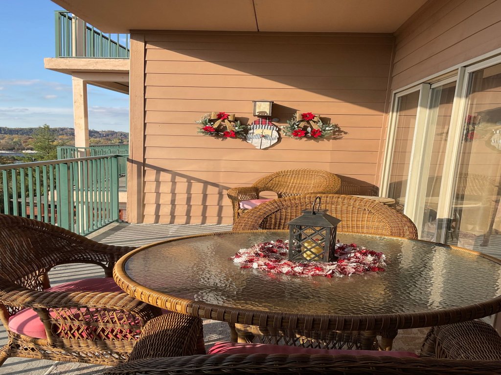 Bearadise Dreams Vacation Rental in Pigeon Forge - RedAwning