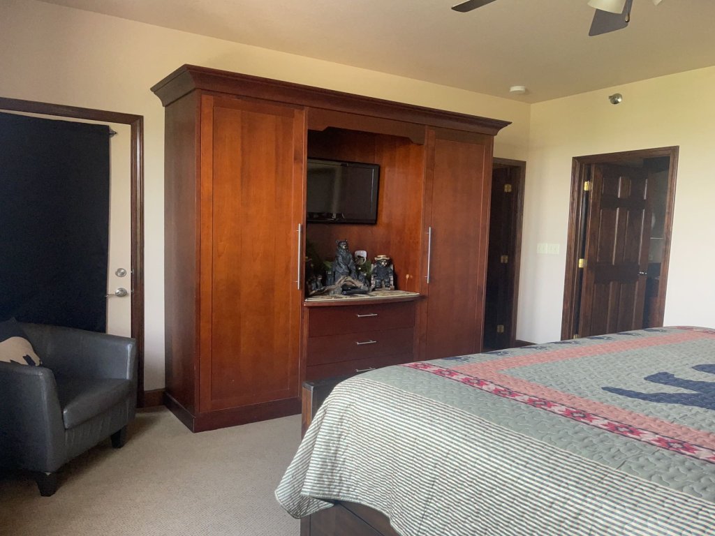 Bearadise Dreams Vacation Rental in Pigeon Forge - RedAwning