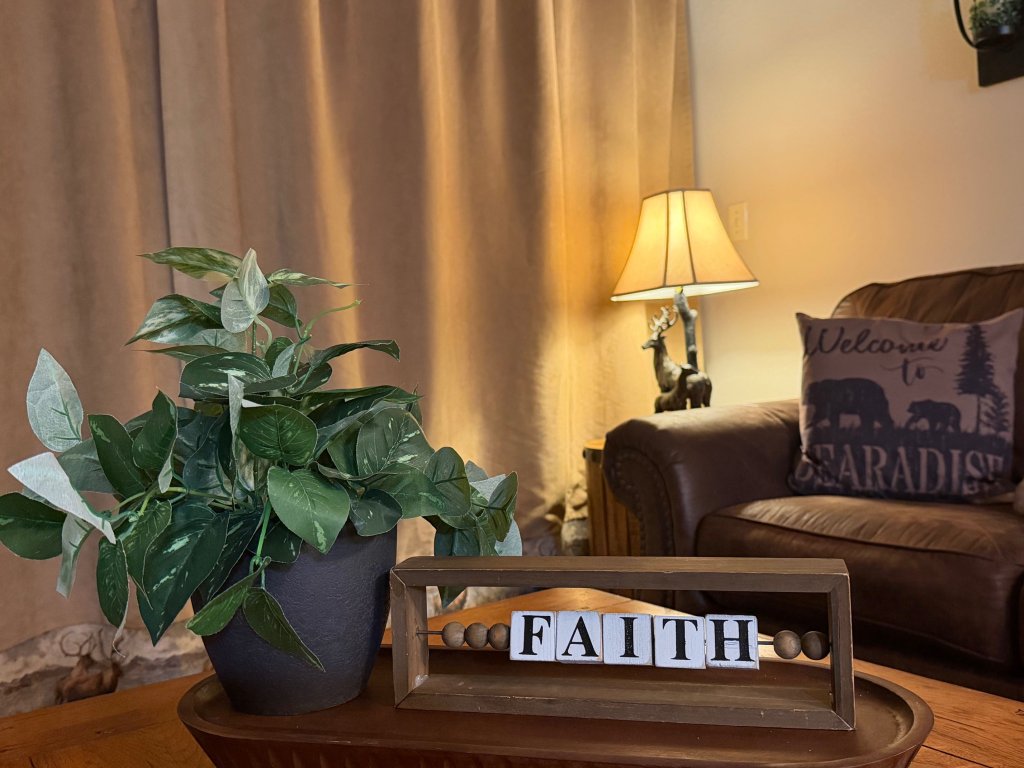 Bearadise Dreams Vacation Rental in Pigeon Forge - RedAwning