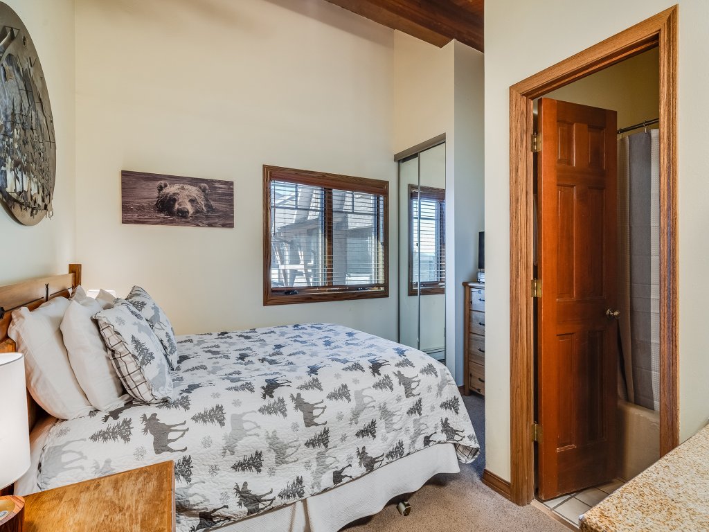 Phoenix 208 Vacation Rental in Steamboat Springs - RedAwning