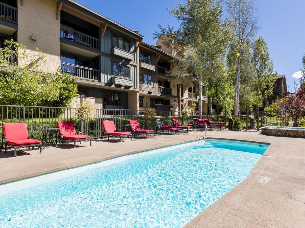 Phoenix 208 Vacation Rental in Steamboat Springs - RedAwning