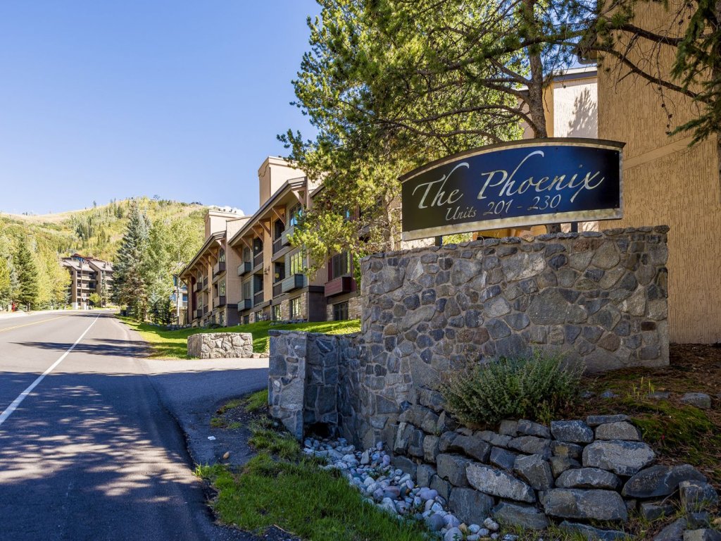 Phoenix 208 Vacation Rental in Steamboat Springs - RedAwning