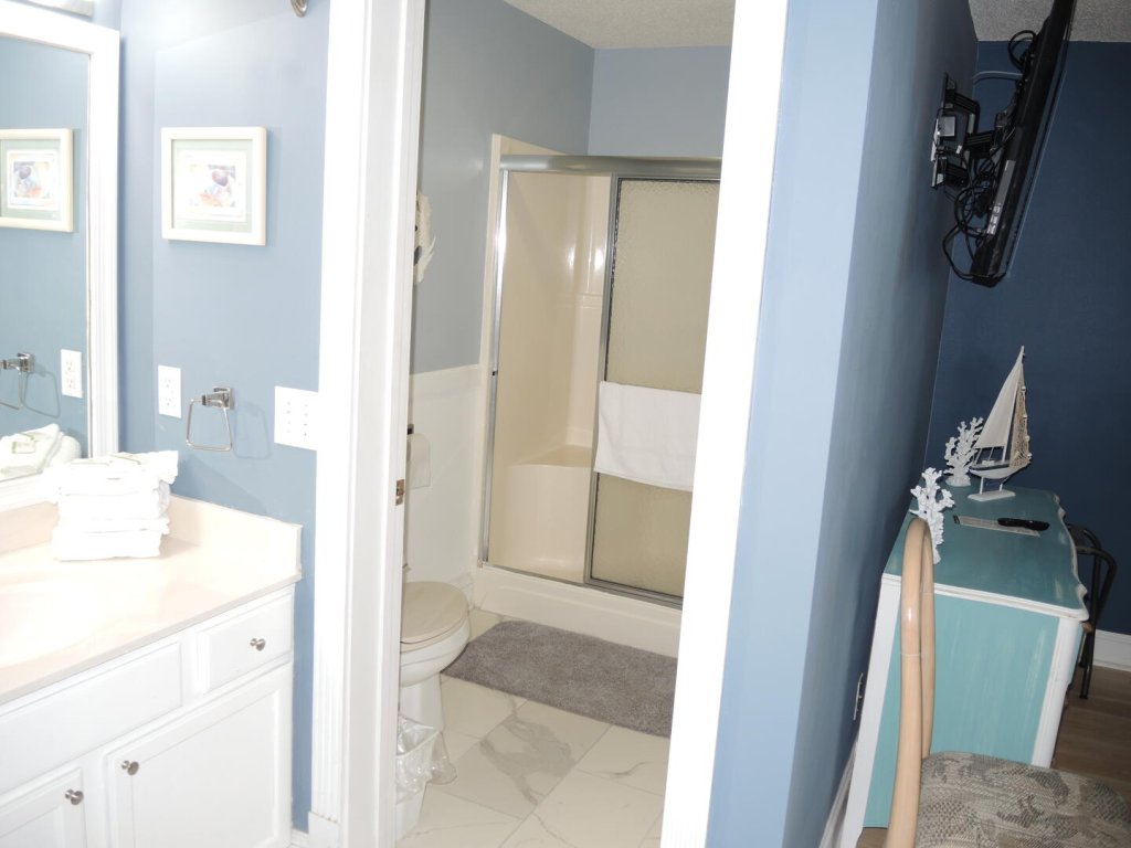 208L Vacation Rental in Calabash - RedAwning