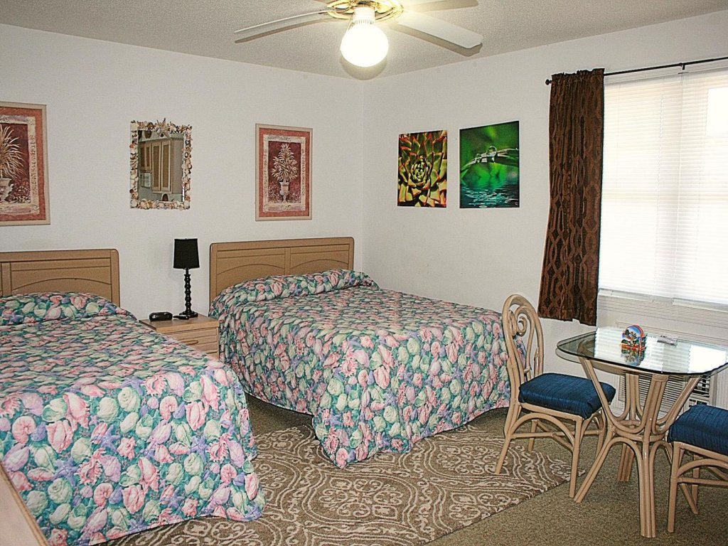 Family Friendly Villa 508 with 27 Hole Golf Course and Outdoor Pool Vacation Rental in Calabash - RedAwning