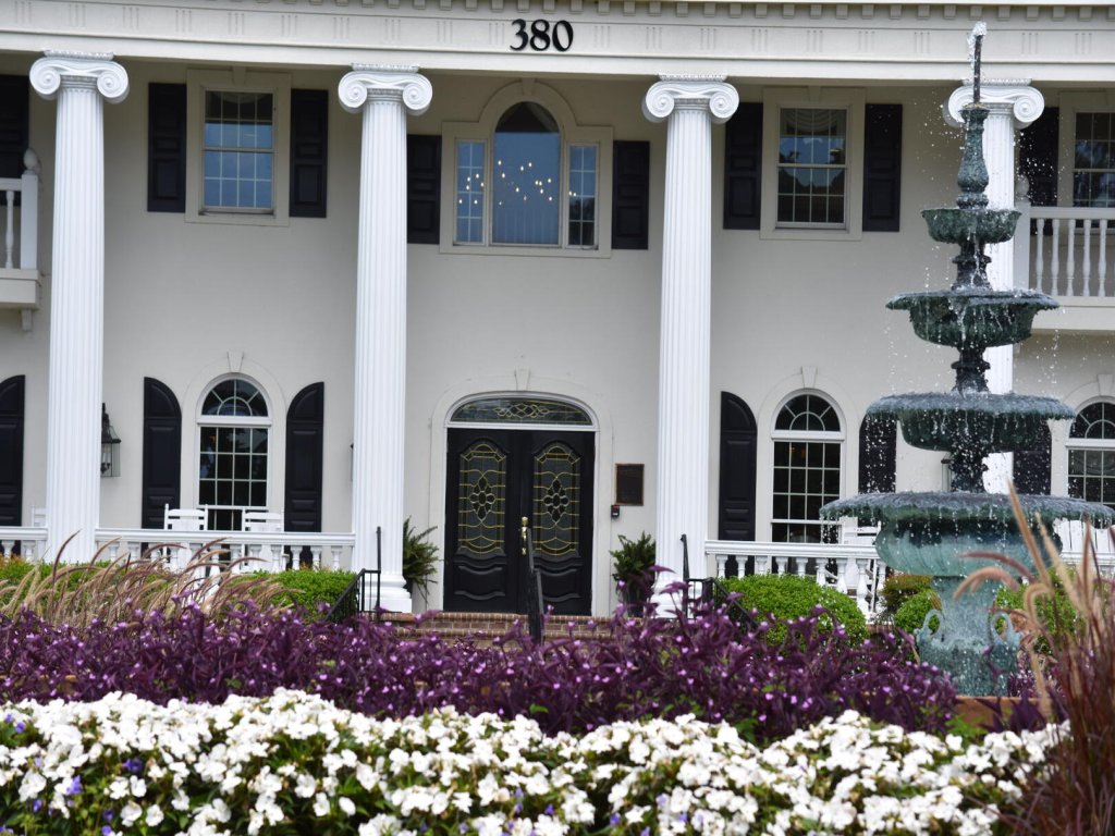 Golf Course View Condo 3005M with Outdoor Pool in Brunswick Plantation Resort and Golf Vacation Rental in Calabash - RedAwning