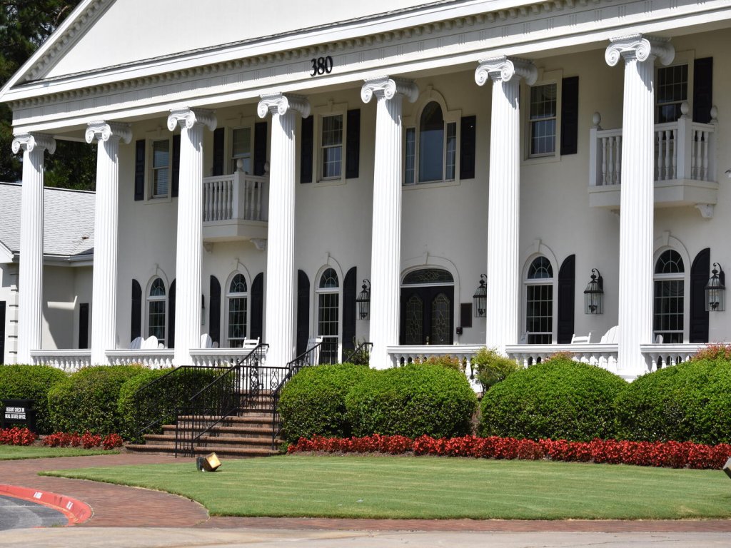 Golf Course View Condo 3005M with Outdoor Pool in Brunswick Plantation Resort and Golf Vacation Rental in Calabash - RedAwning