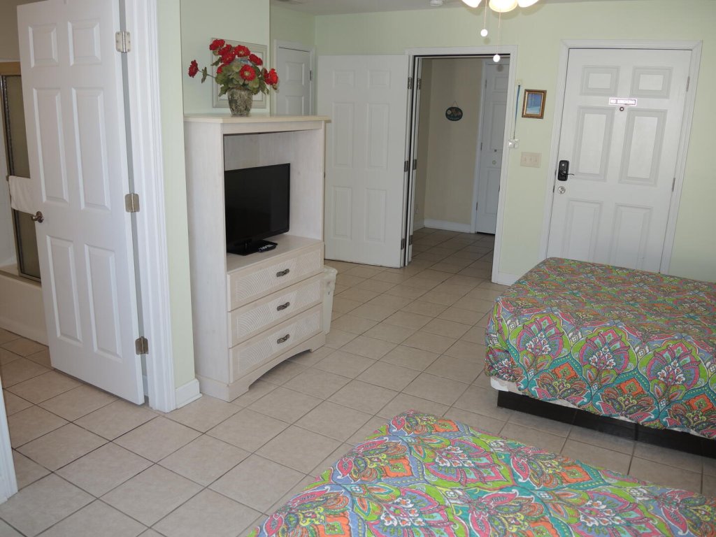 Studio Villa 2607L Located near the Pool and Golf Course Vacation Rental in Calabash - RedAwning