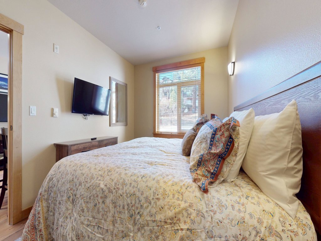 Sunstone 126 5-Star with Great Complex Amenities, Ski-in Ski-out at Eagle Lodge Vacation Rental in Mammoth Lakes - RedAwning