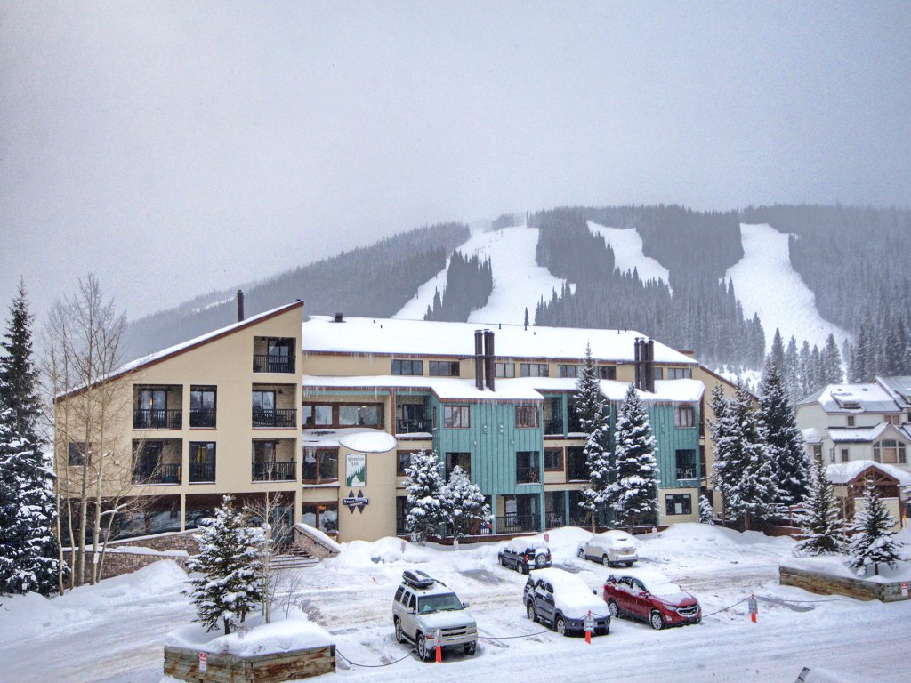 Nice Update Condo - Great Access to Superbee Lift in East Village - AN302 Vacation Rental in Copper Mountain - RedAwning