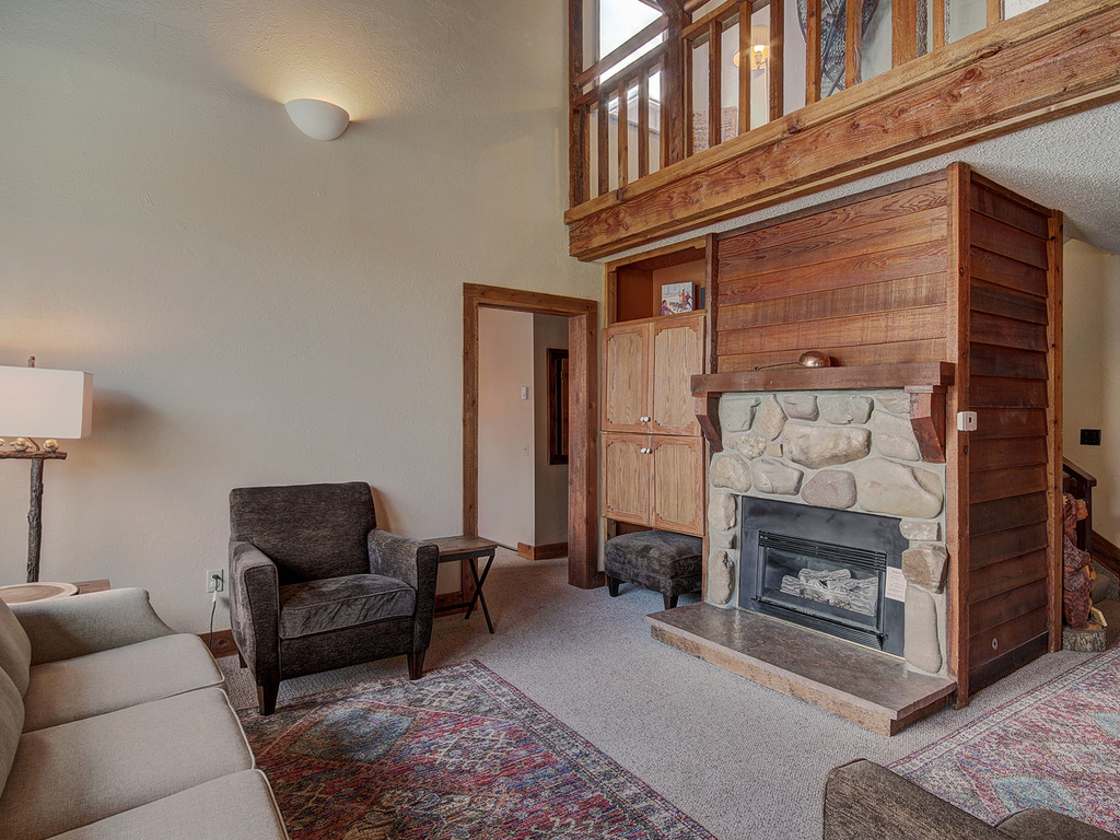 Nice Update Condo - Great Access to Superbee Lift in East Village - AN302 Vacation Rental in Copper Mountain - RedAwning