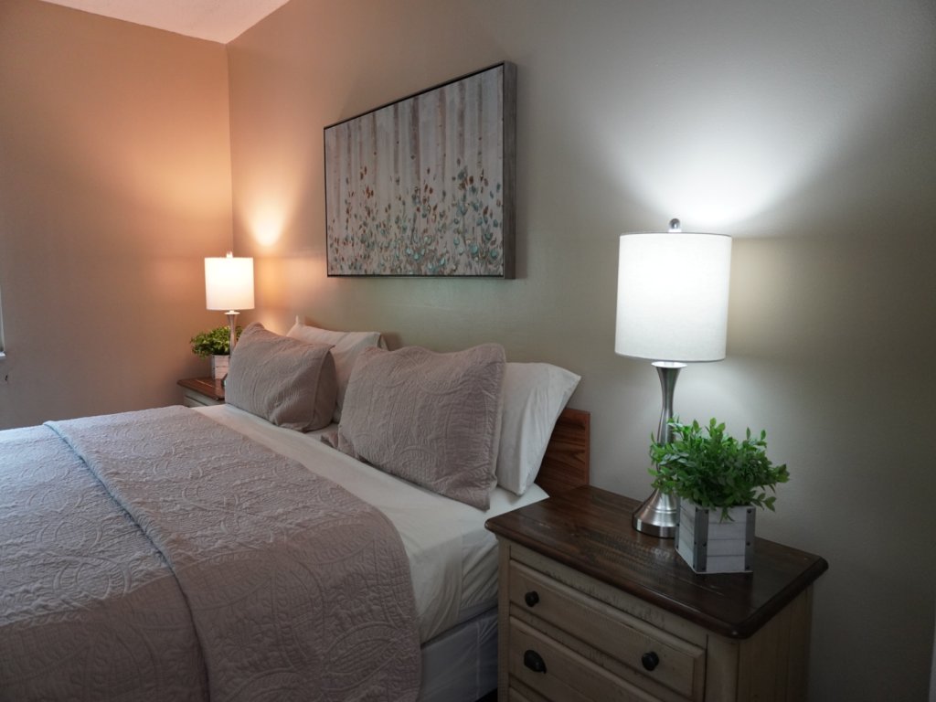 Little Pigeon River 401 2BD Condo with Jacuzzi Tub Vacation Rental in Pigeon Forge - RedAwning