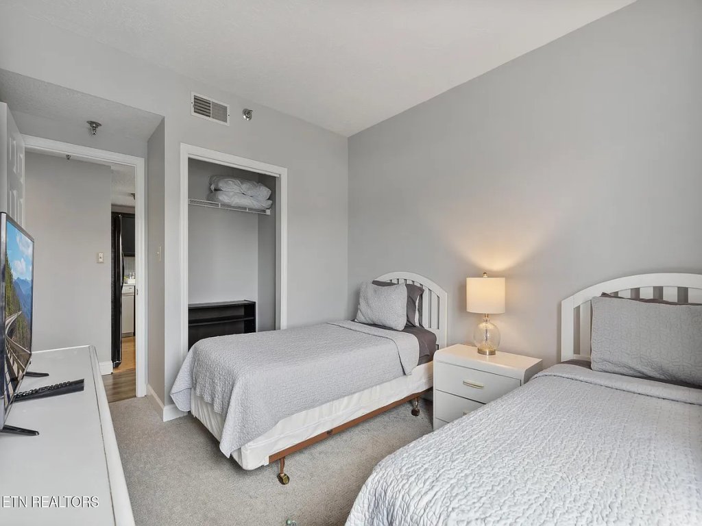 City View 611 3BD Condo with Jacuzzi Tub and Fireplace Vacation Rental in Pigeon Forge - RedAwning