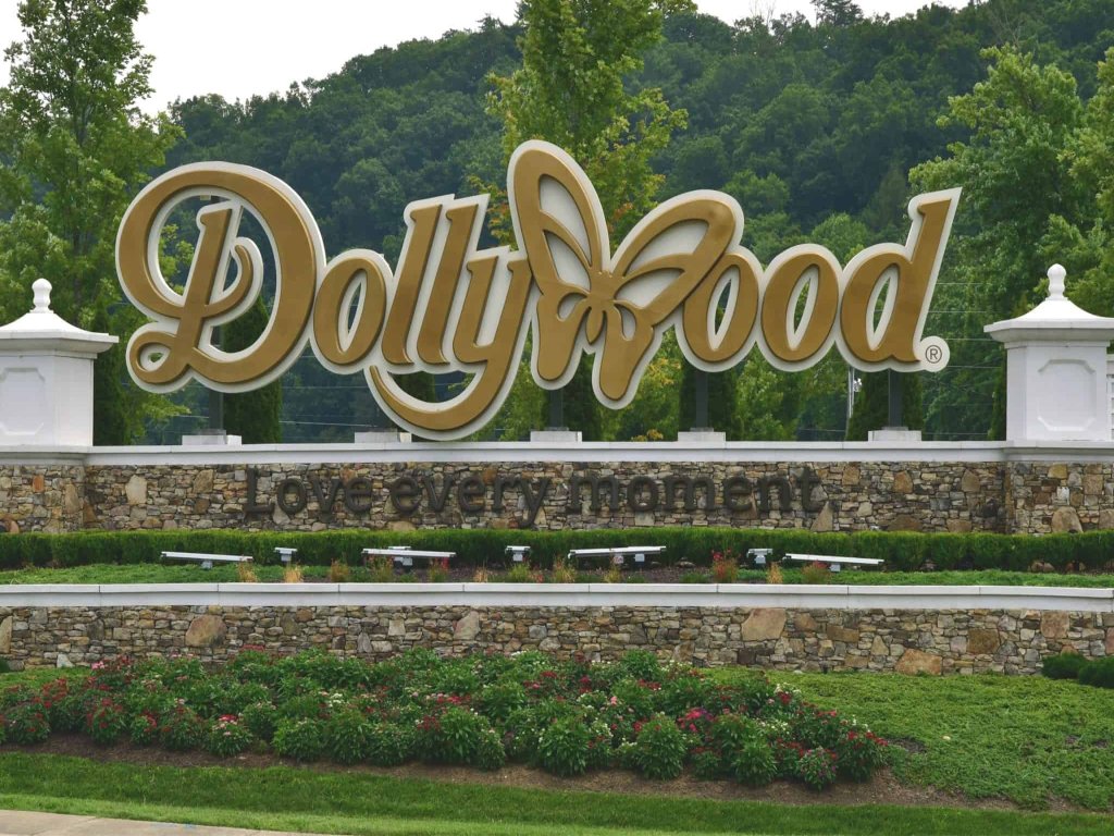 City View 611 3BD Condo with Jacuzzi Tub and Fireplace Vacation Rental in Pigeon Forge - RedAwning