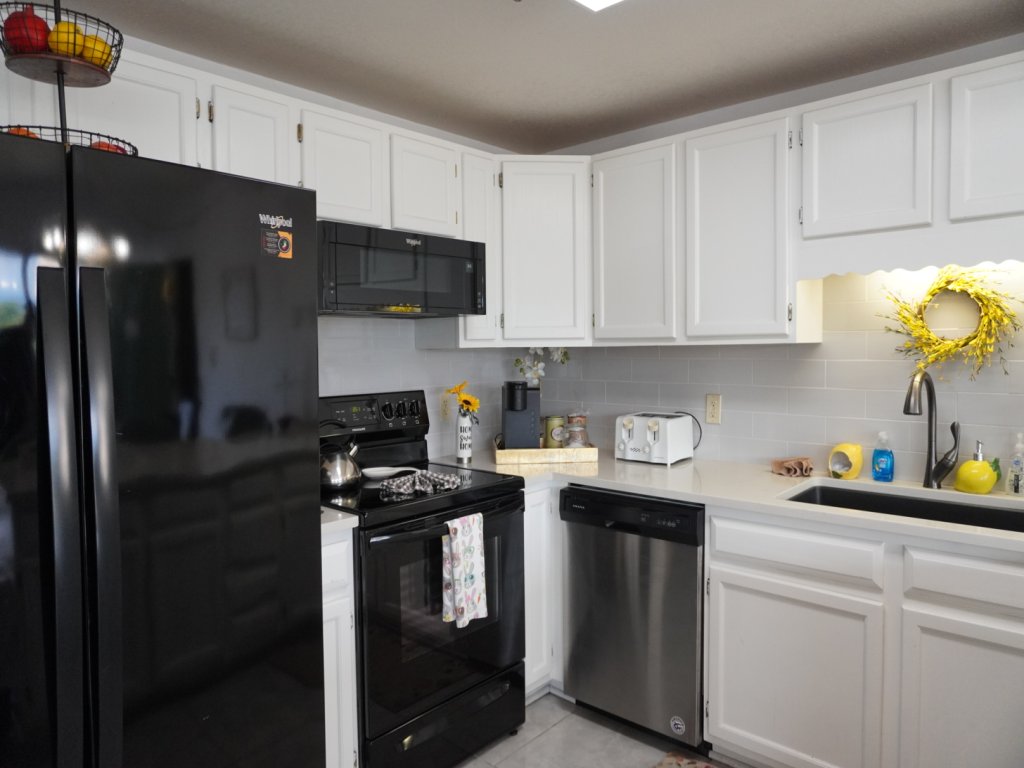 Smoky Mountains 711 3BD Condo with All Round Private Balcony Vacation Rental in Pigeon Forge - RedAwning