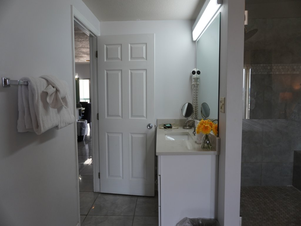 Smoky Mountains 711 3BD Condo with All Round Private Balcony Vacation Rental in Pigeon Forge - RedAwning
