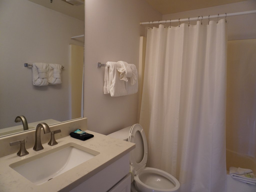 Smoky Mountains 711 3BD Condo with All Round Private Balcony Vacation Rental in Pigeon Forge - RedAwning