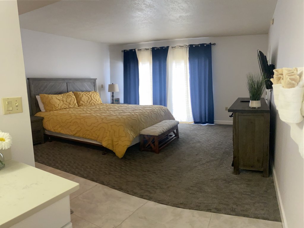 Smoky Mountains 711 3BD Condo with All Round Private Balcony Vacation Rental in Pigeon Forge - RedAwning