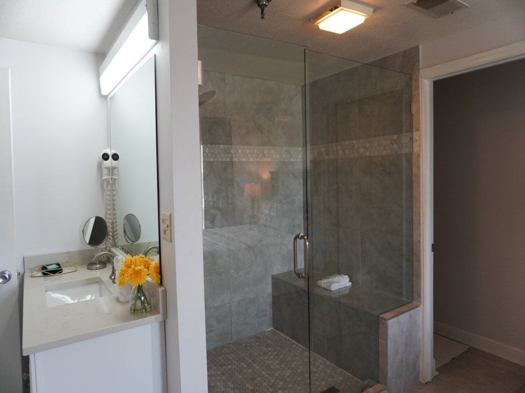 Smoky Mountains 711 3BD Condo with All Round Private Balcony Vacation Rental in Pigeon Forge - RedAwning