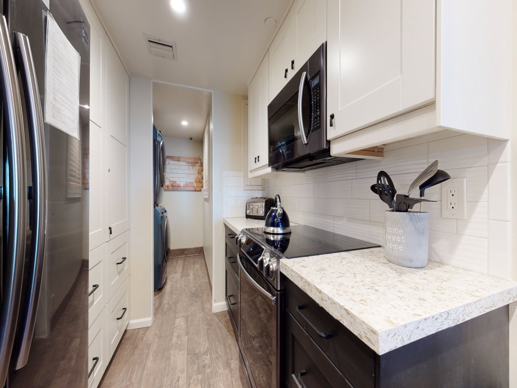 Bridges 209 Remodeled, Stunning Mountain Views, Pet-Friendly, Ski-in Ski-out to Bridges Vacation Rental in Mammoth Lakes - RedAwning