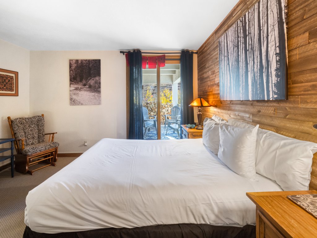 Plaza Condo With Mtn View - Sleeps 6! Vacation Rental in Crested Butte - RedAwning