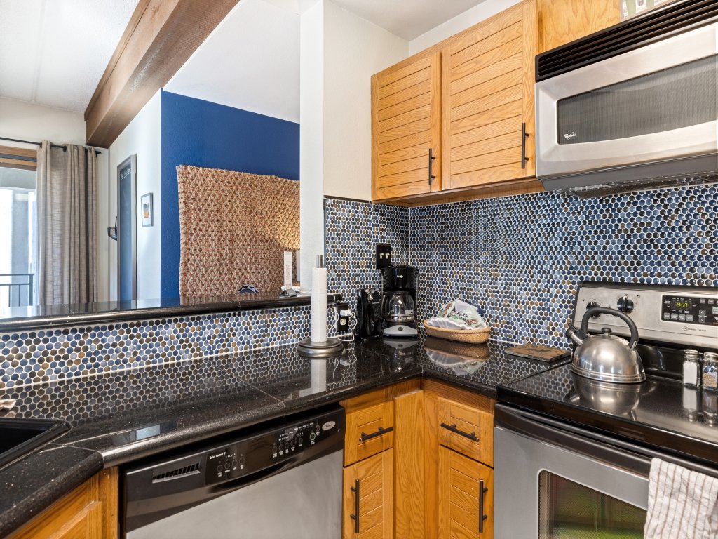 Plaza Condo With Mtn View - Sleeps 6! Vacation Rental in Crested Butte - RedAwning