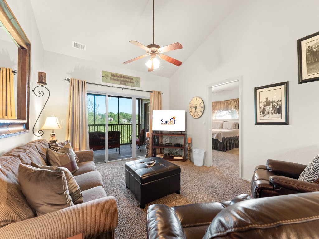 SB1091-6 -Ozark Comfort Condo Vacation Rental in Branson West - RedAwning