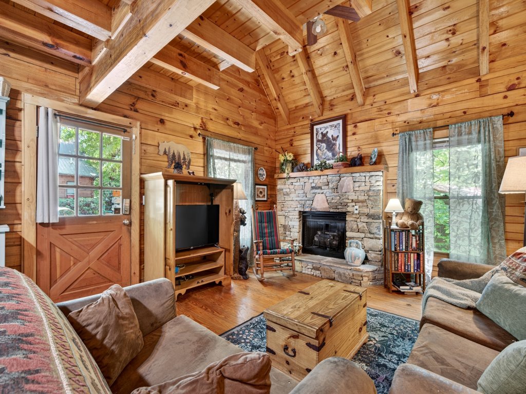 Bearfoot Landing - Rustic 2 Bedroom Cabin with Hot Tub Vacation Rental in Gatlinburg - RedAwning