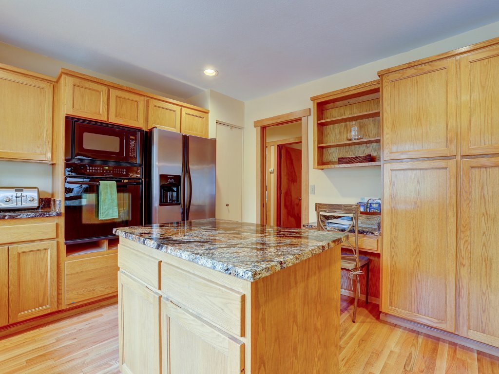 16 Yellow Pine Vacation Rental in Sunriver - RedAwning