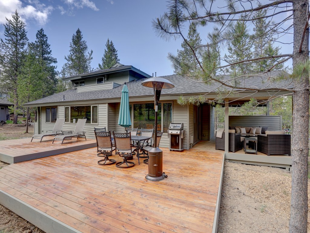 16 Yellow Pine Vacation Rental in Sunriver - RedAwning