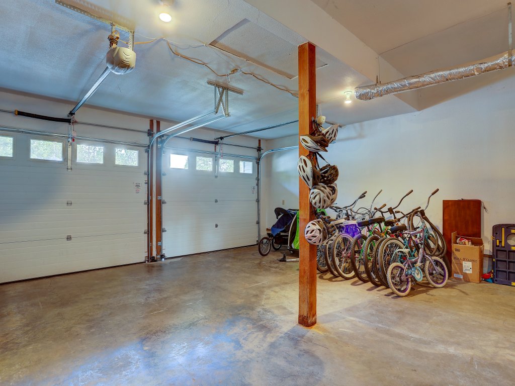 16 Yellow Pine Vacation Rental in Sunriver - RedAwning