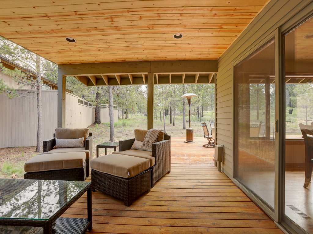 16 Yellow Pine Vacation Rental in Sunriver - RedAwning