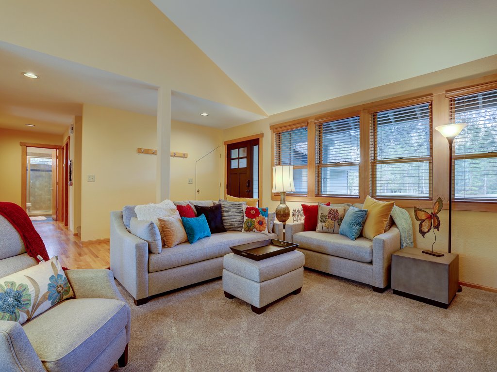 16 Yellow Pine Vacation Rental in Sunriver - RedAwning