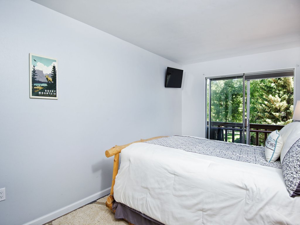 Modern Aspen Condo Private Deck w/ Koch Park Views - 2E Vacation Rental in Aspen - RedAwning