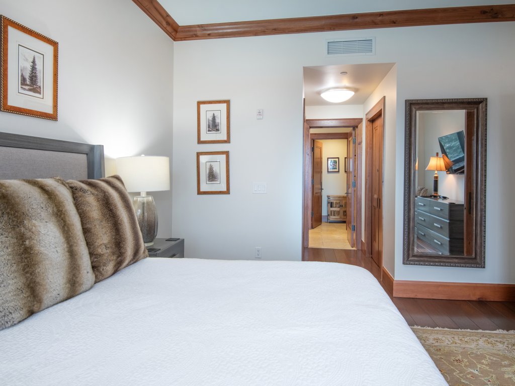 Hummingbird C102 Vacation Rental in Bachelor Gulch - RedAwning