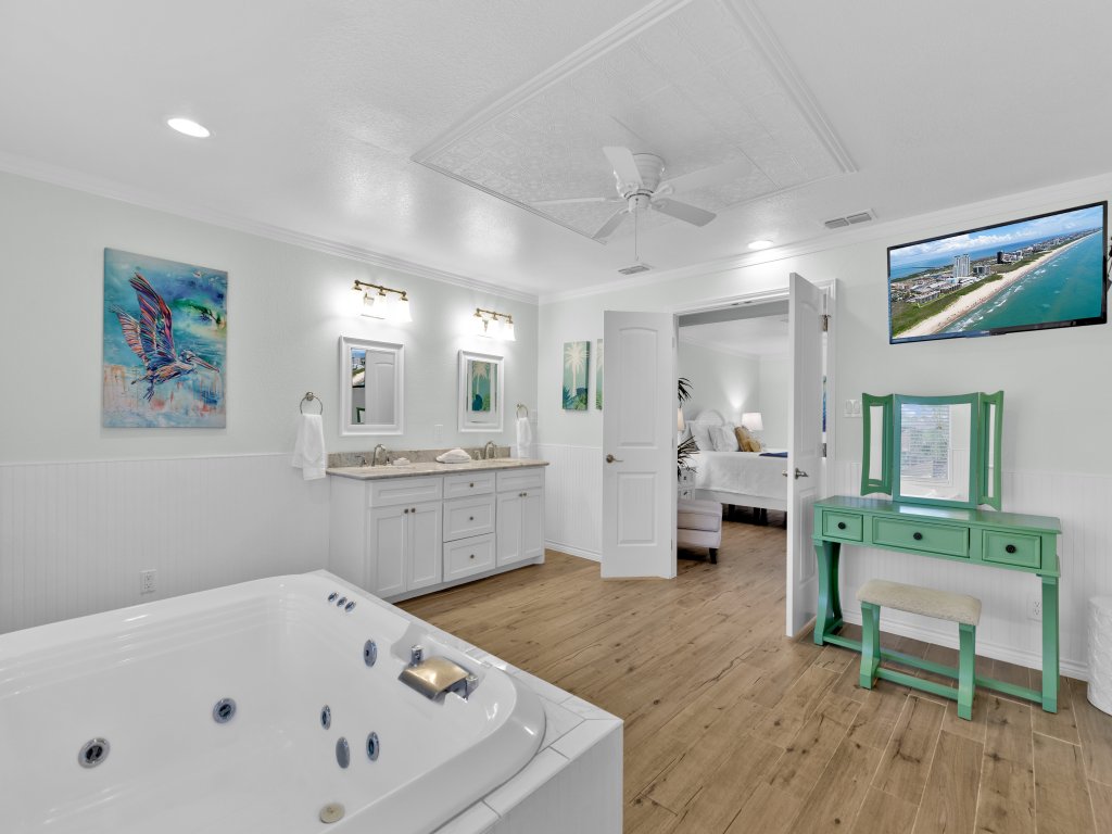 129B E. Hibiscus (Southern Comfort) Vacation Rental in South Padre Island - RedAwning