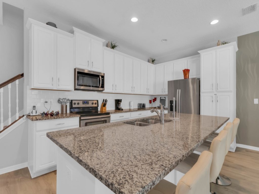 Bright & Beautiful 5 Bed Town Home - Gated Resort! Vacation Rental in Kissimmee - RedAwning