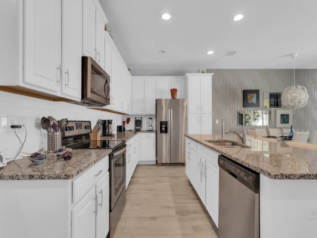 Bright & Beautiful 5 Bed Town Home - Gated Resort! Vacation Rental in Kissimmee - RedAwning