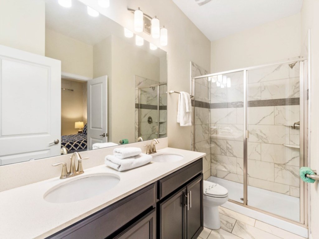 1521MC Amazing Champions Gate 8 Bedroom 5 Bed Vacation Rental in Davenport - RedAwning