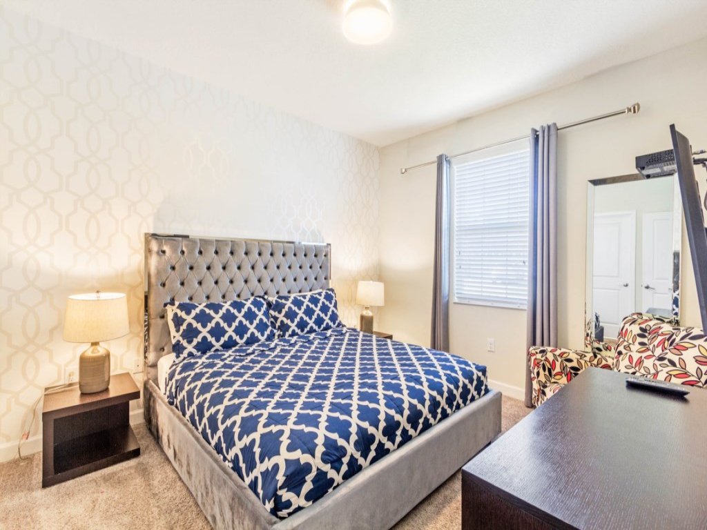 1521MC Amazing Champions Gate 8 Bedroom 5 Bed Vacation Rental in Davenport - RedAwning