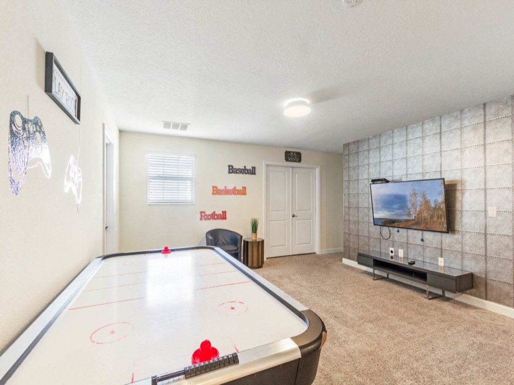 1521MC Amazing Champions Gate 8 Bedroom 5 Bed Vacation Rental in Davenport - RedAwning