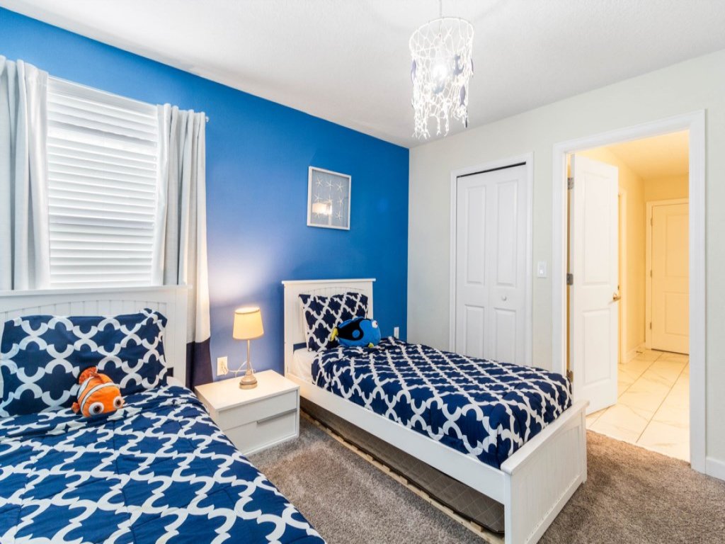 1521MC Amazing Champions Gate 8 Bedroom 5 Bed Vacation Rental in Davenport - RedAwning