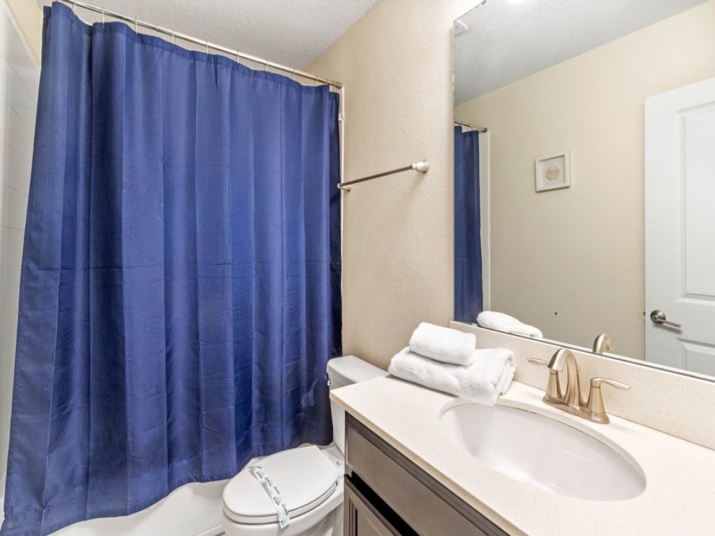 1521MC Amazing Champions Gate 8 Bedroom 5 Bed Vacation Rental in Davenport - RedAwning