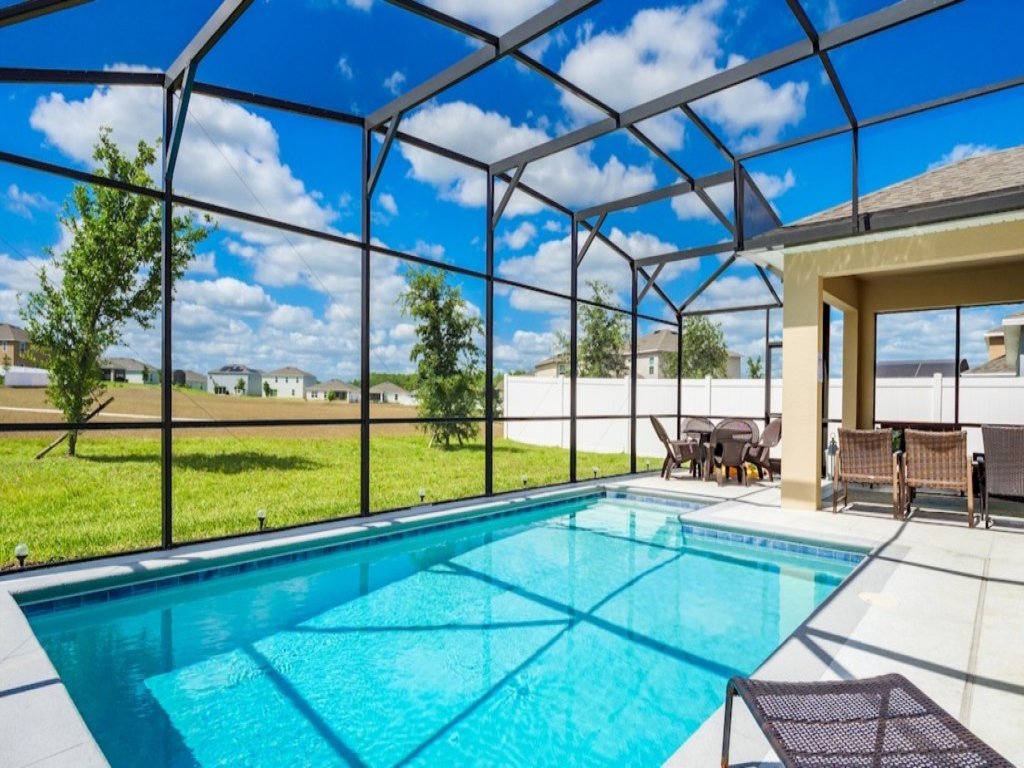 Laurel Estates Vacation Rental in Davenport - RedAwning