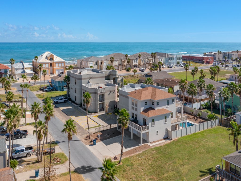 123 E Georgia Ruth Vacation Rental in South Padre Island - RedAwning