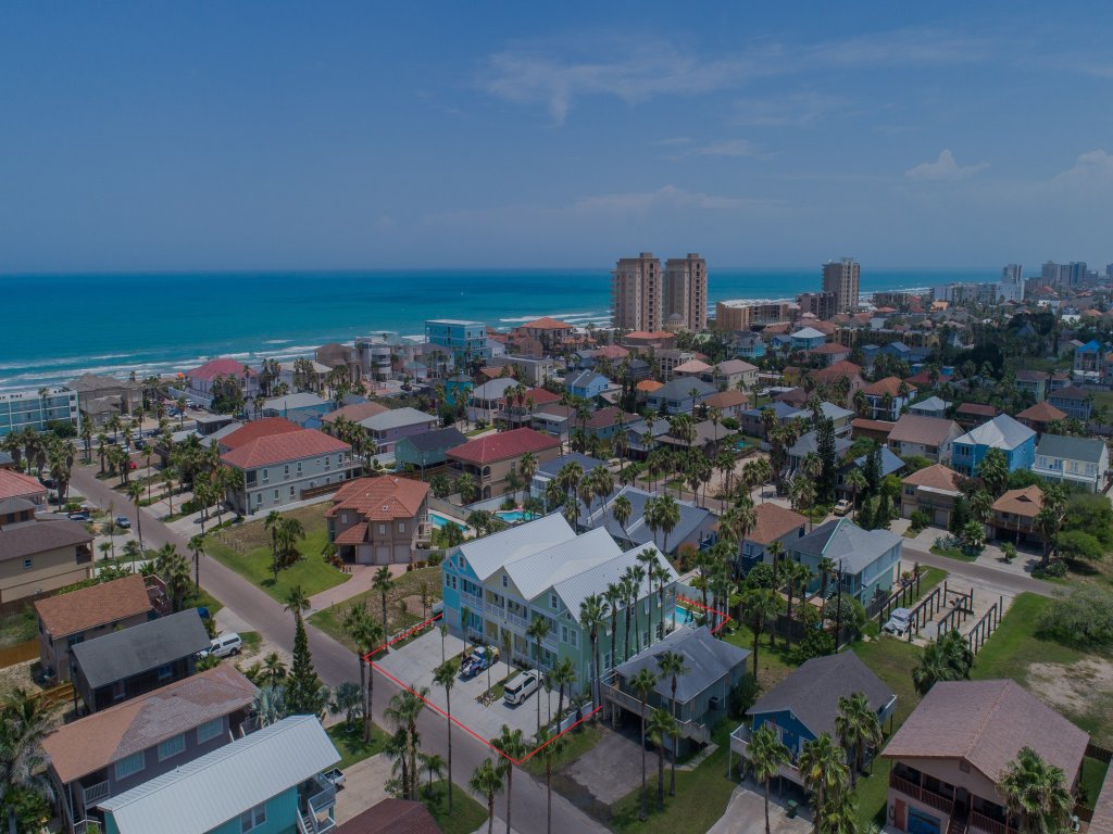 111 E. Capricorn B Vacation Rental in South Padre Island - RedAwning