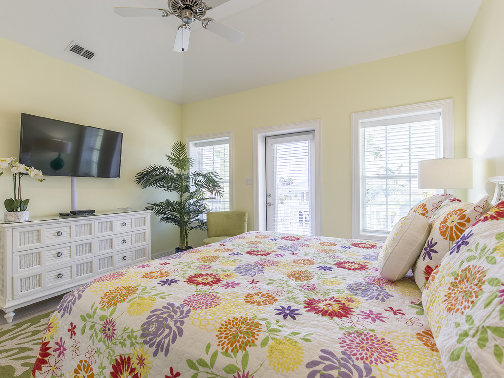 111 E. Capricorn B Vacation Rental in South Padre Island - RedAwning