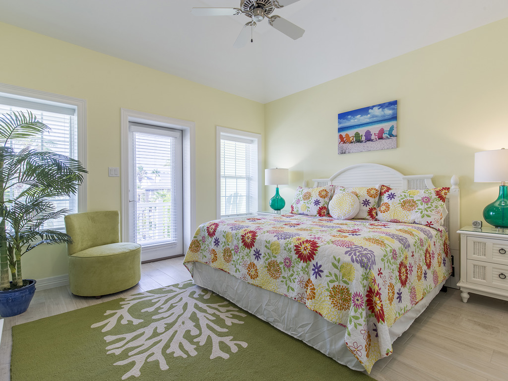 111 E. Capricorn B Vacation Rental in South Padre Island - RedAwning